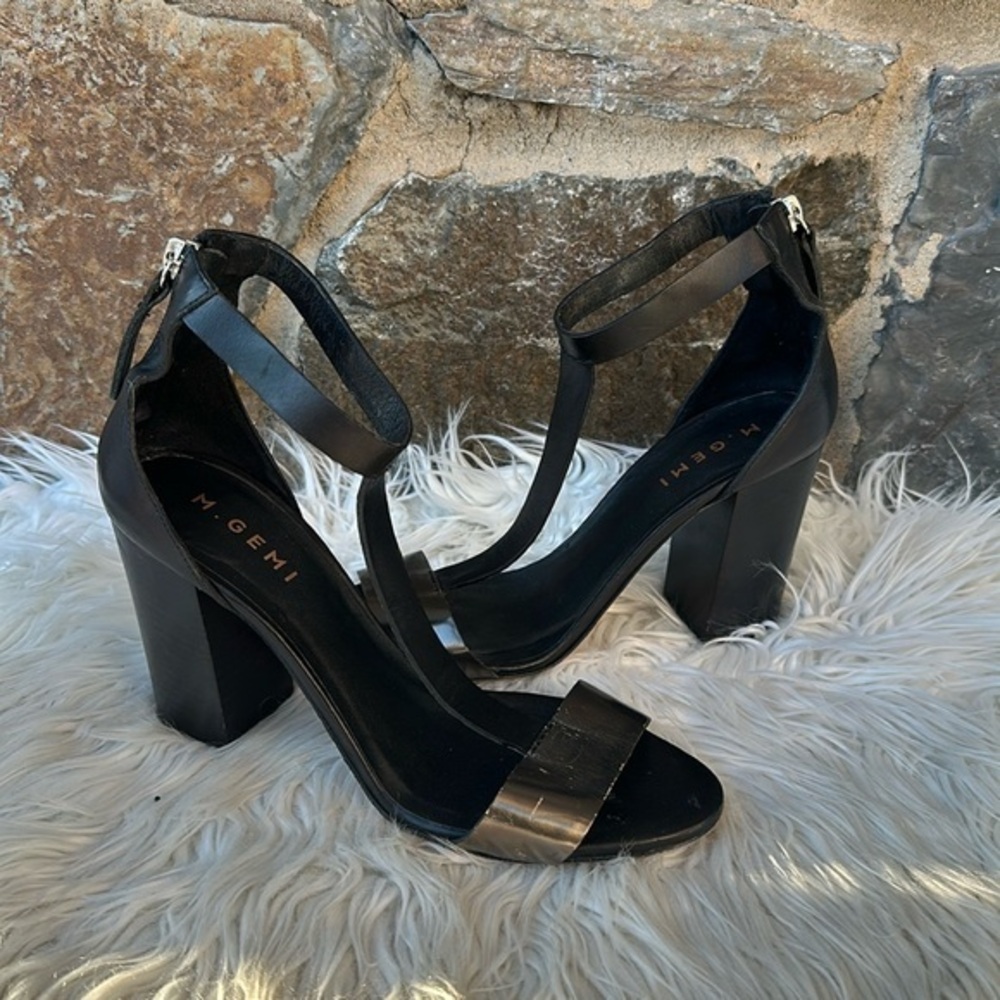 M. Gemi Leather T-Strap Chunky Block High Heel in Black/Bronze Size 38.5